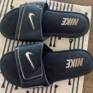 Men’s size 11 Nike Slides